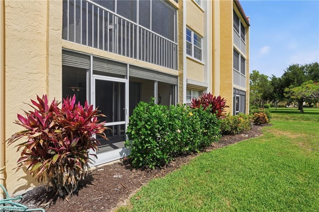 1085 Forest Lakes Dr, Unit 8102, Naples, FL 34105 Photo