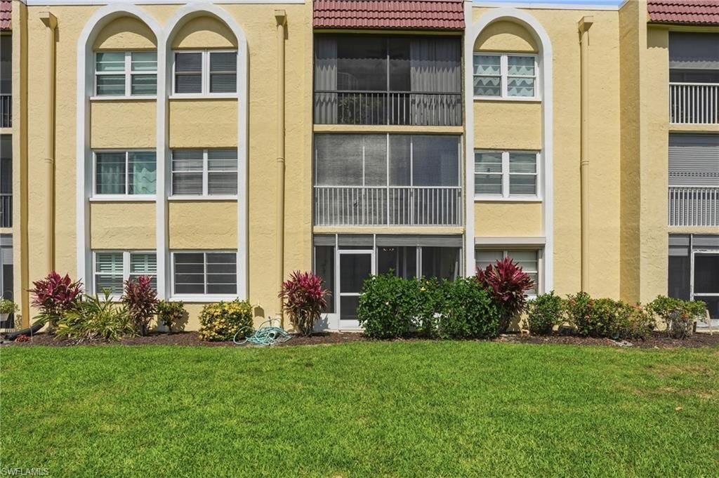 1085 Forest Lakes Dr, Unit 8102, Naples, FL 34105 Photo