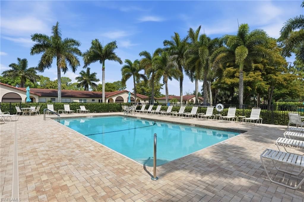 1085 Forest Lakes Dr, Unit 8102, Naples, FL 34105 Photo