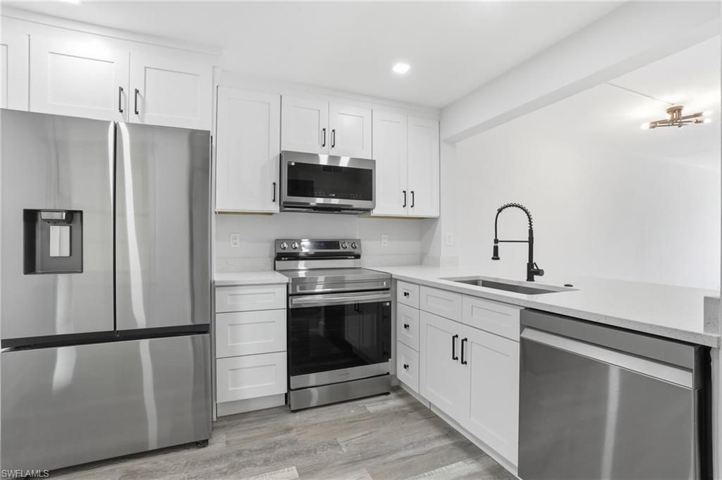 1085 Forest Lakes Dr, Unit 8102, Naples, FL 34105 Photo