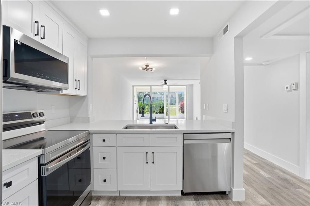 1085 Forest Lakes Dr, Unit 8102, Naples, FL 34105 Photo