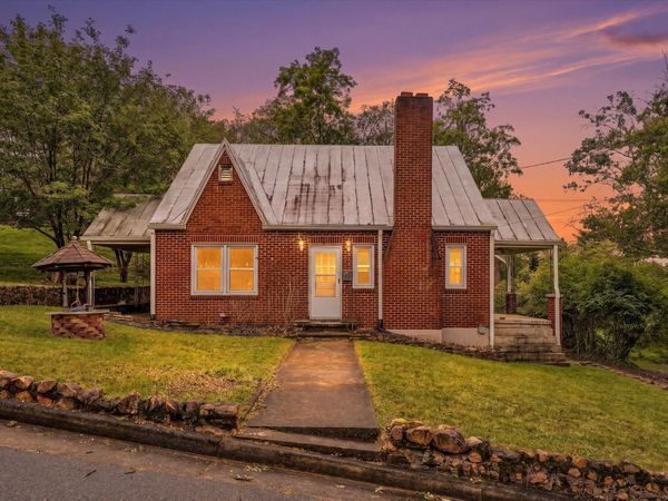 114 W CHURCH ST , Rocky Mount, VA 24151