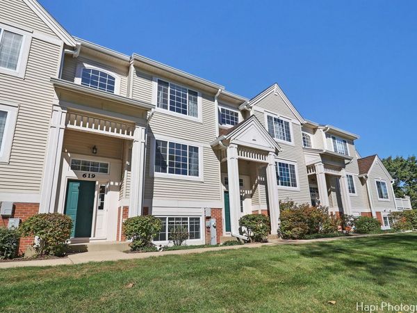 619 Cary Woods Circle, Cary, IL 60013