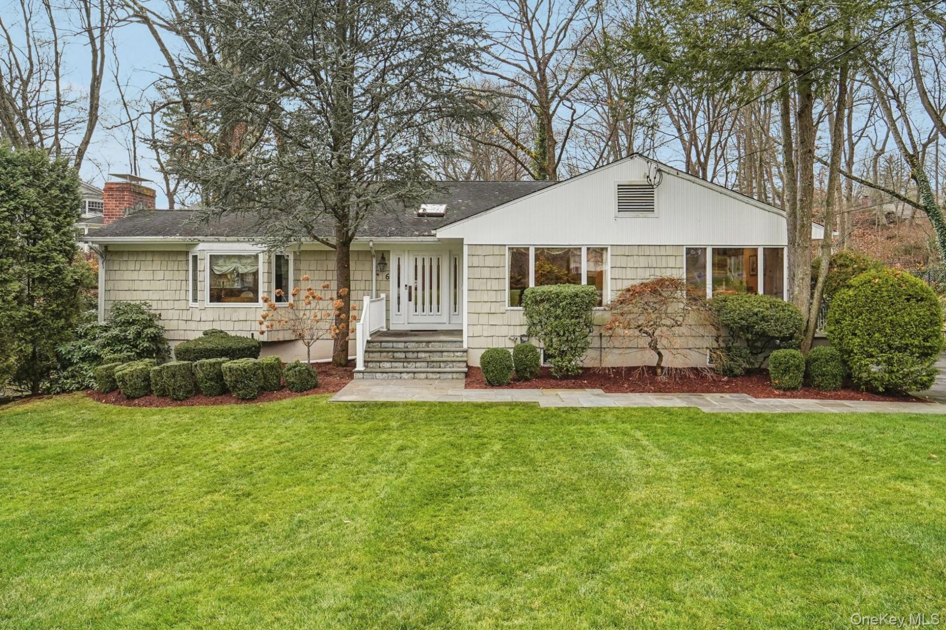 6 Robins Roost, Rye Brook, NY 10573 Main Photo