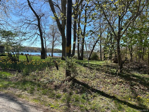 105 Mailer Court , Southold, NY 11971