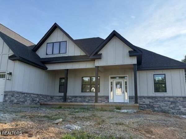 141 Black Oak Drive, Oak Ridge, TN 37830