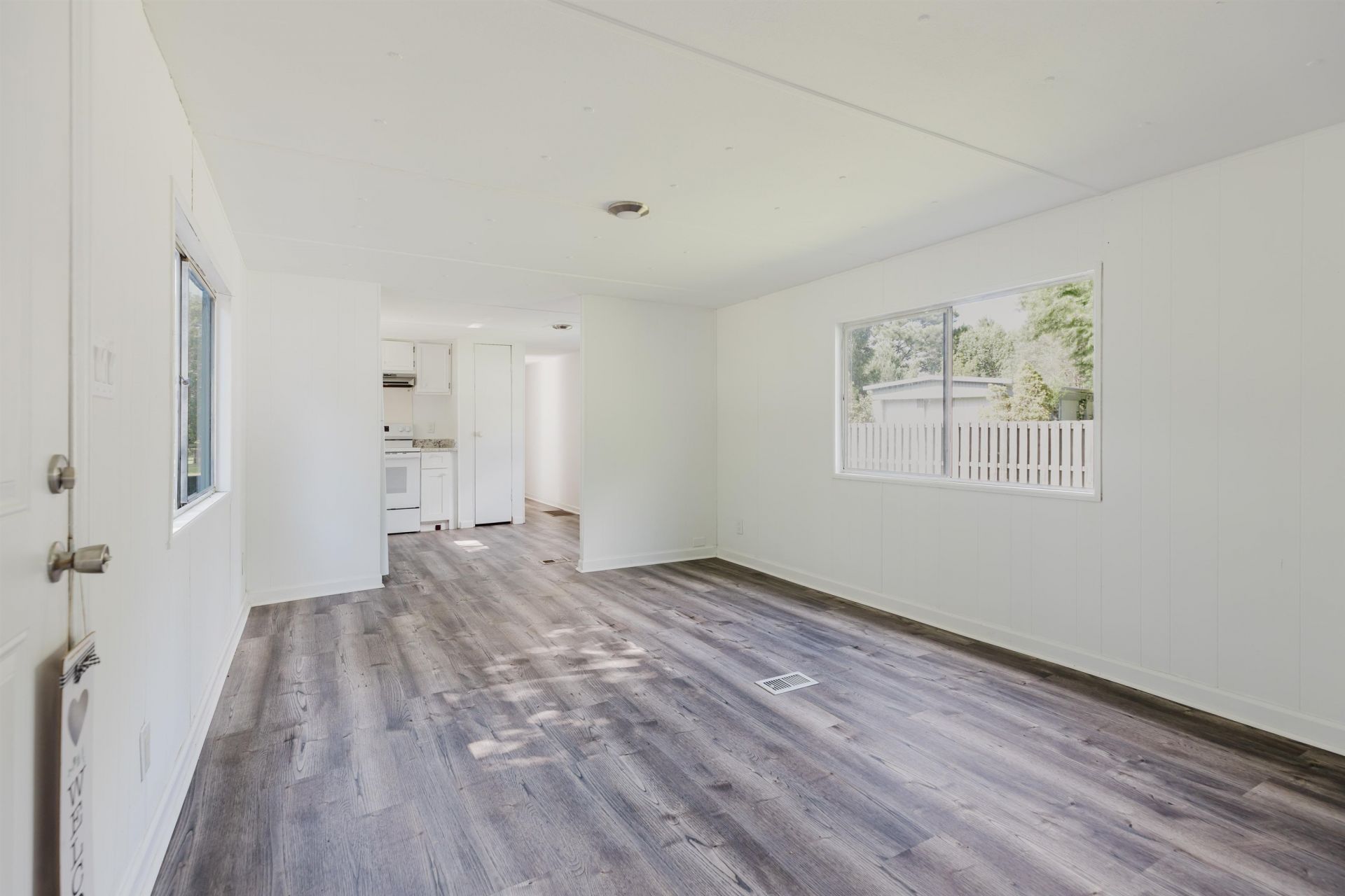 1815 Cactus Dr. Photo 6
