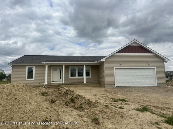 1402 Kelcrasta Drive, St. Johns, MI 48879