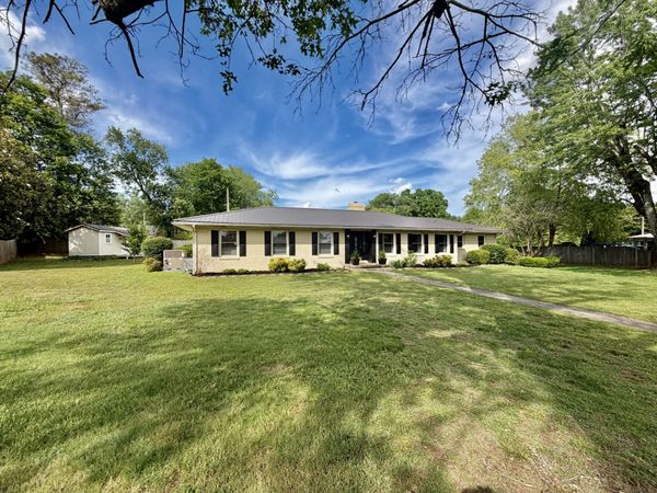 232 Admiral Cir , Lawrenceburg, TN 38464