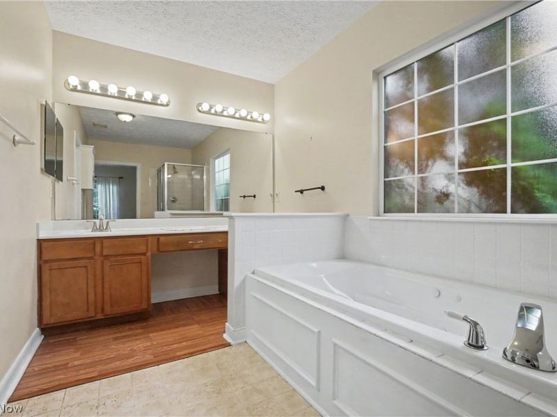 1257 Muchney Circle, Akron, OH 44312 Photo 18