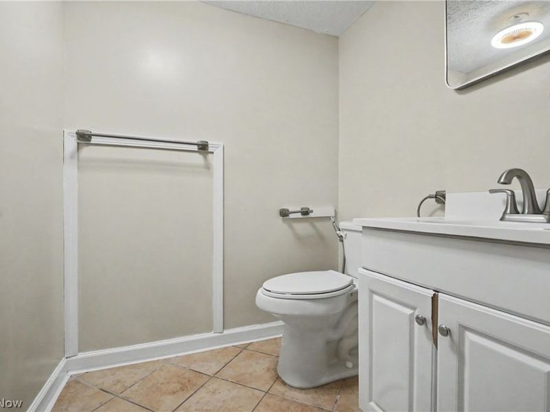 1257 Muchney Circle, Akron, OH 44312 Photo 23