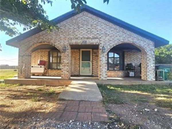 208 W 6th Street, Duke, OK 73532