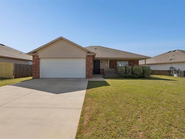 933 S Blackjack Lane, Mustang, OK 73064