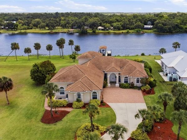 2504 Caloosa Shores DR, LABELLE, FL 33935