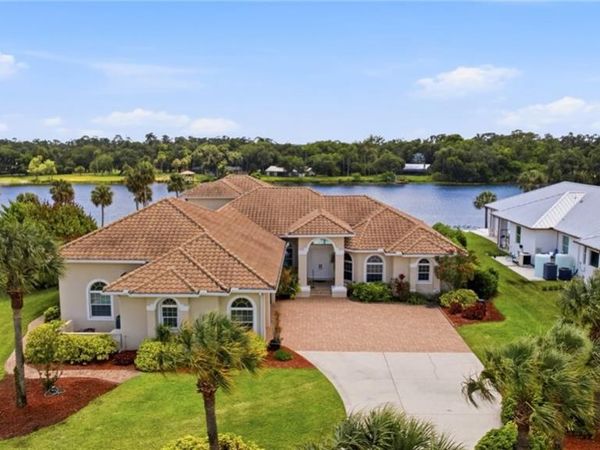 2504 Caloosa Shores DR, LABELLE, FL 33935