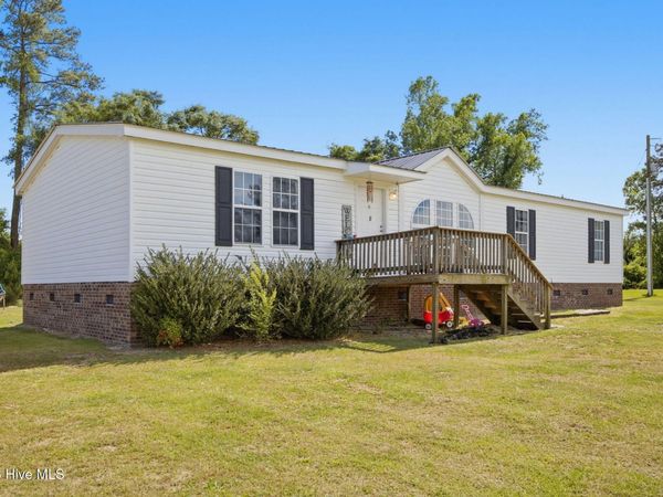 233 Baysden Pond Road, Chinquapin, NC 28521
