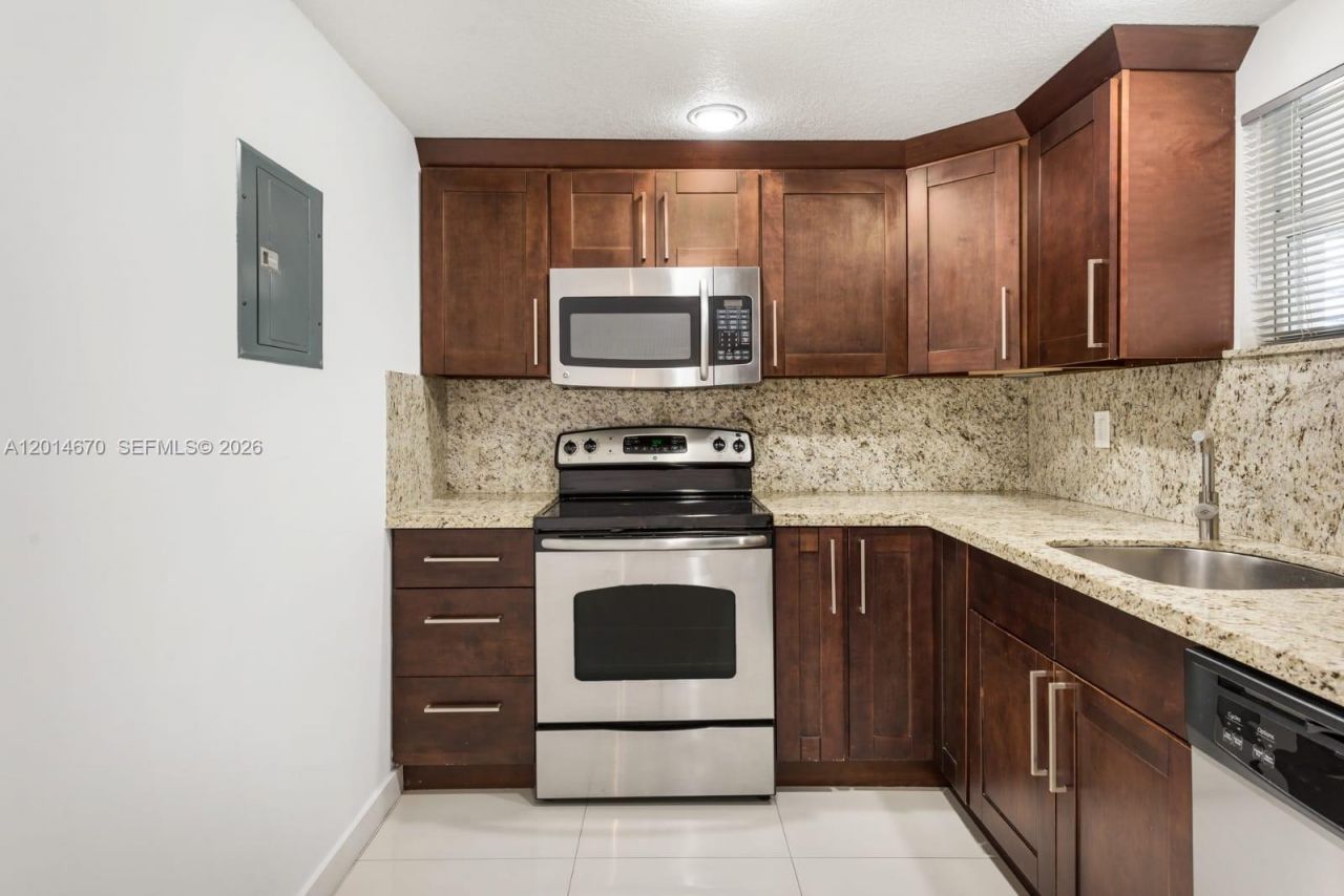 411 SW 37th Ave, Unit 3B, Miami, FL 33135 Photo