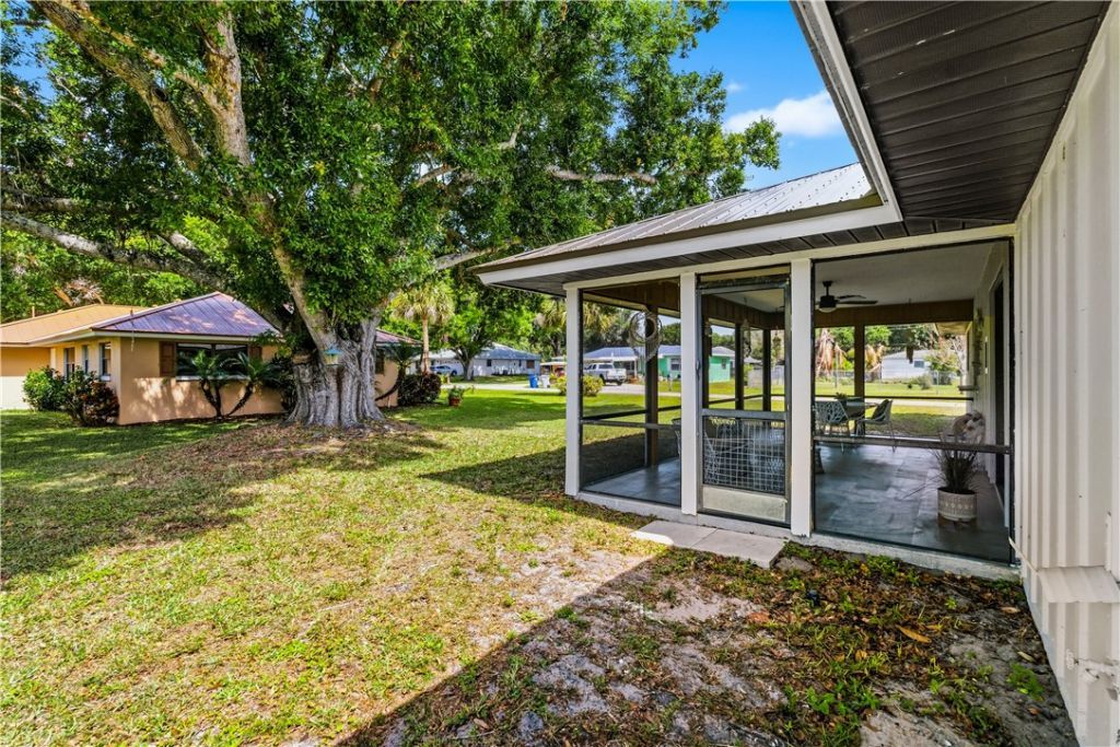 895 20th Avenue, Vero Beach, FL 32960 Photo