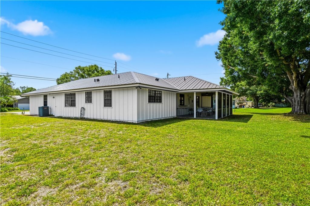 895 20th Avenue, Vero Beach, FL 32960 Photo