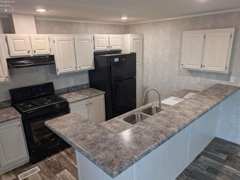 111 Flat Rock Road, Unit 5, Bellevue, OH 44811 Photo 13