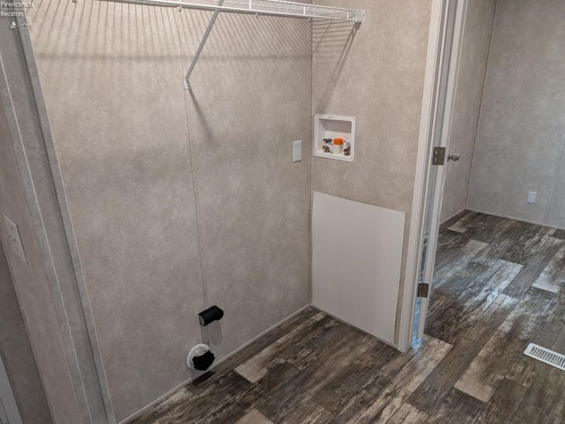 111 Flat Rock Road, Unit 5, Bellevue, OH 44811 Photo 20
