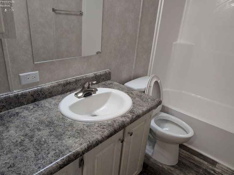 111 Flat Rock Road, Unit 5, Bellevue, OH 44811 Photo 22