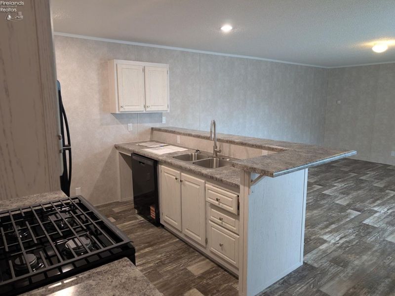 111 Flat Rock Road, Unit 5, Bellevue, OH 44811 Photo 7