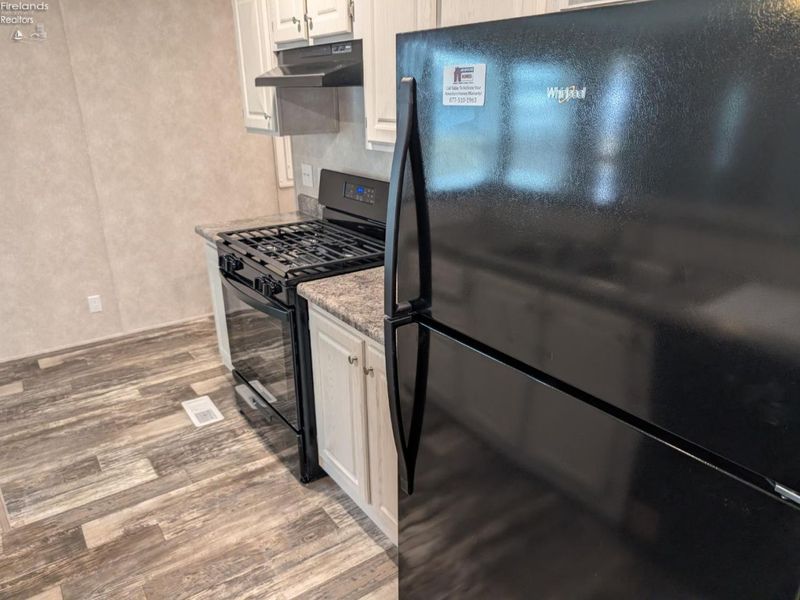 111 Flat Rock Road, Unit 5, Bellevue, OH 44811 Photo 8