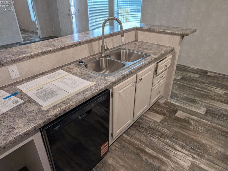 111 Flat Rock Road, Unit 5, Bellevue, OH 44811 Photo 9