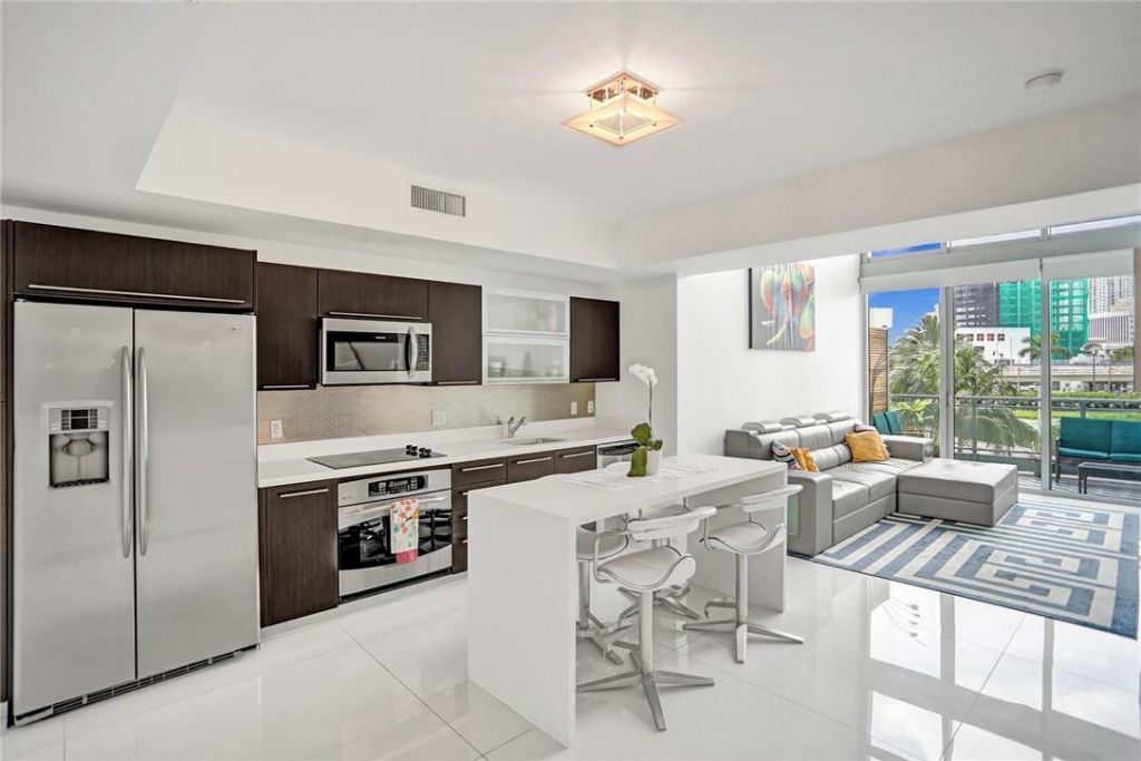 90 SW 3rd Street, Unit Th300b, Miami, FL 33130 Photo