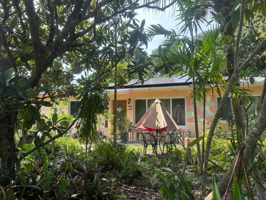 1631 NE 157th Terrace, North Miami Beach, FL 33162 Photo