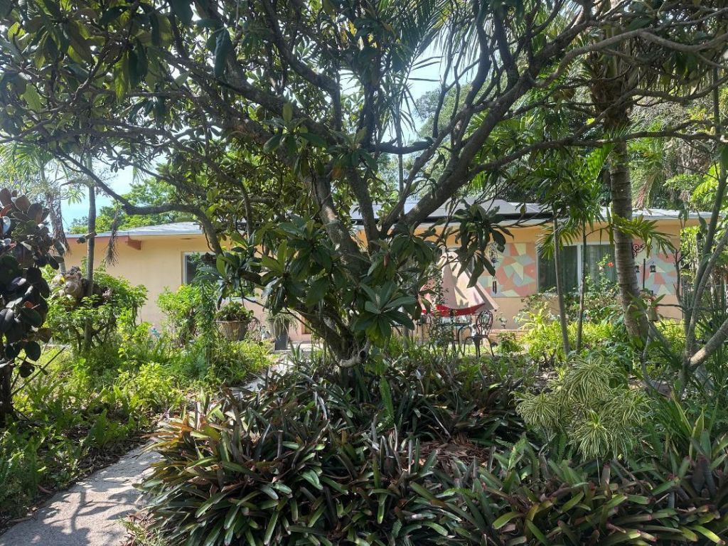 1631 NE 157th Terrace, North Miami Beach, FL 33162 Photo