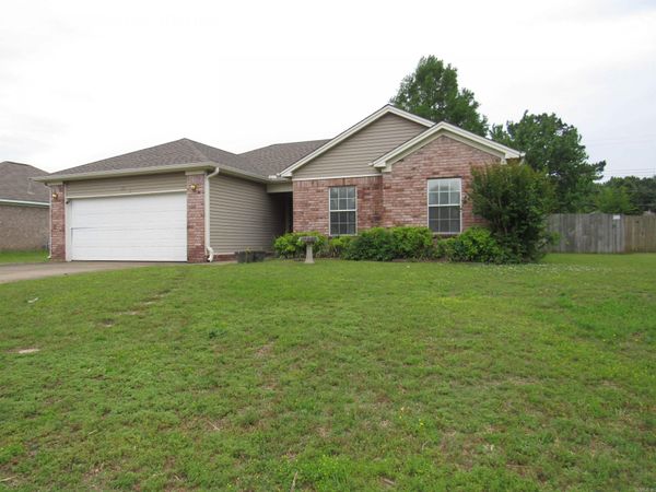 33 Reno Dr, Cabot, AR 72023