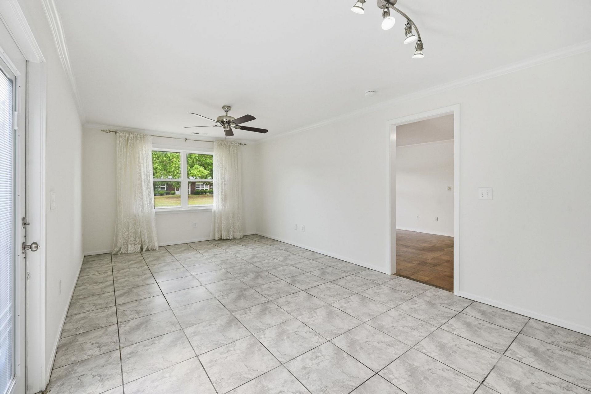 3850 Spruce Dr.  Photo 9