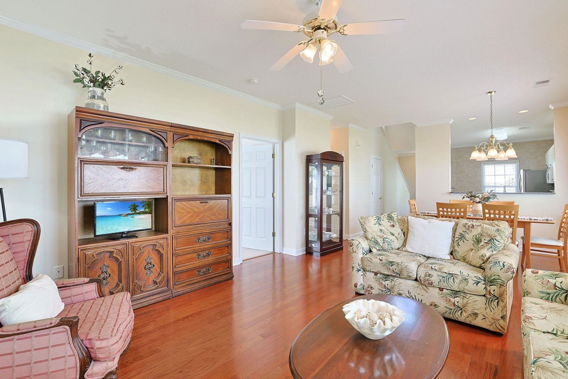 492 Shellbank Dr. Photo 4