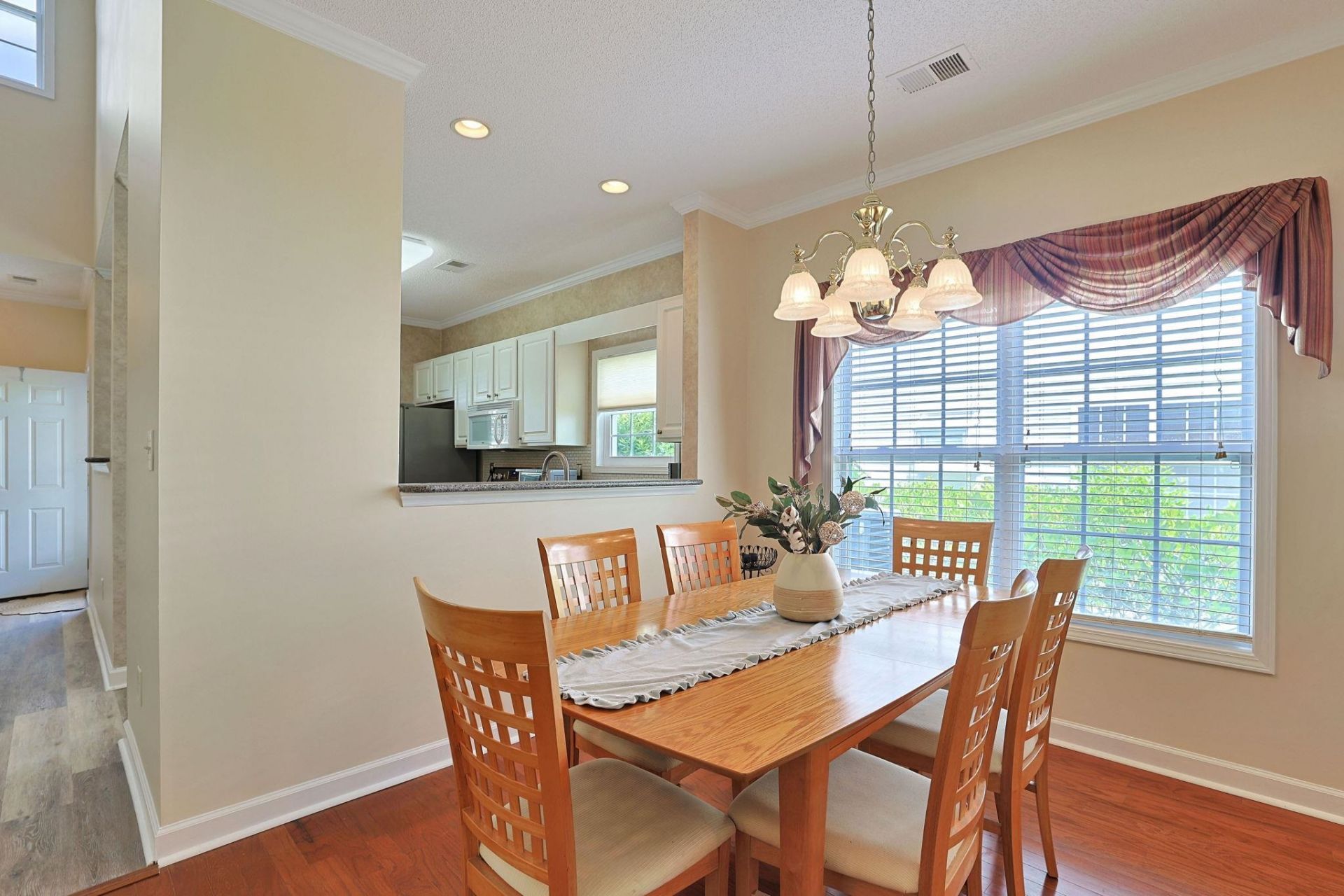 492 Shellbank Dr. Photo 8