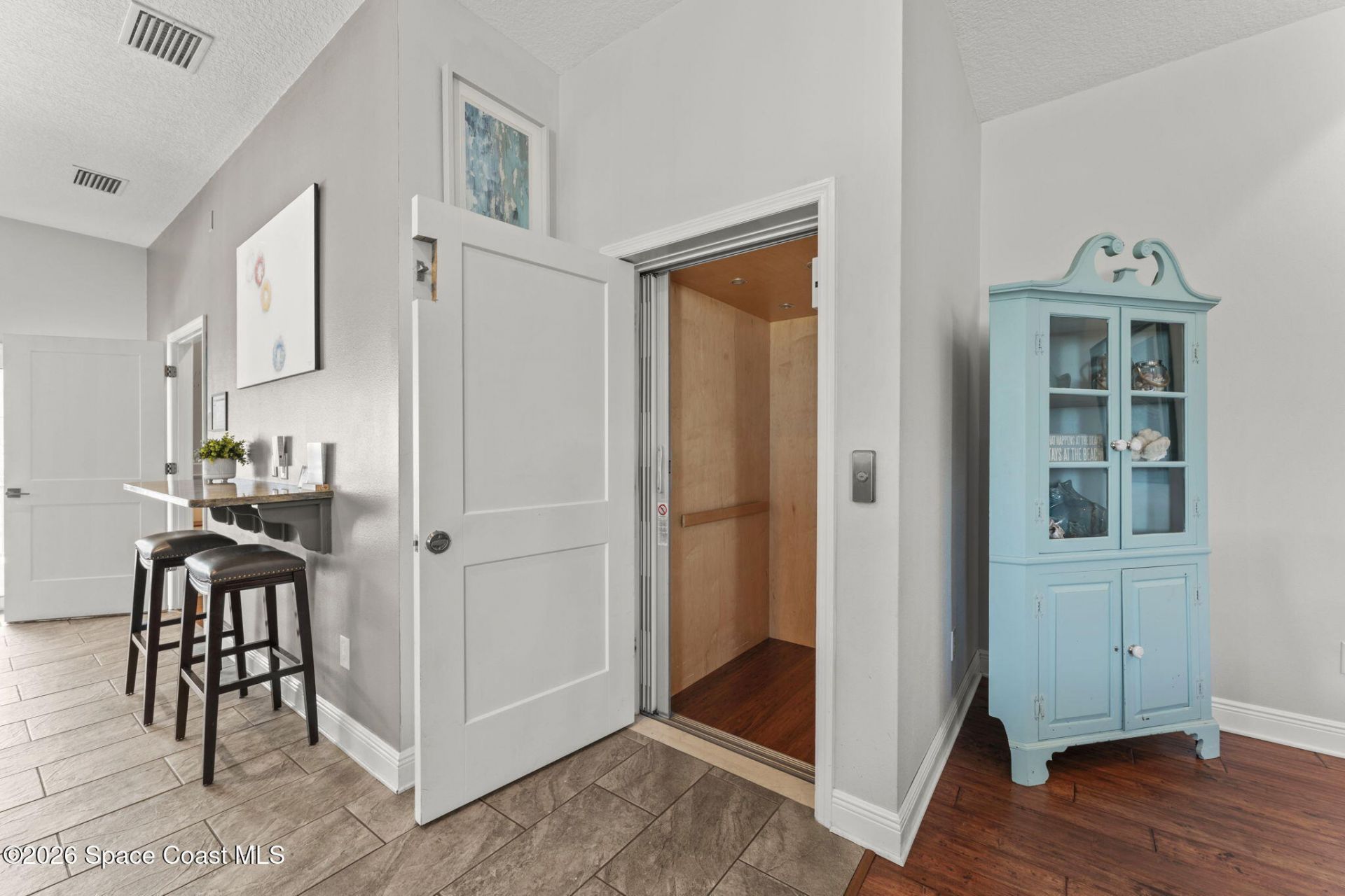 51 N Orlando Avenue, Cocoa Beach, FL 32931 Photo