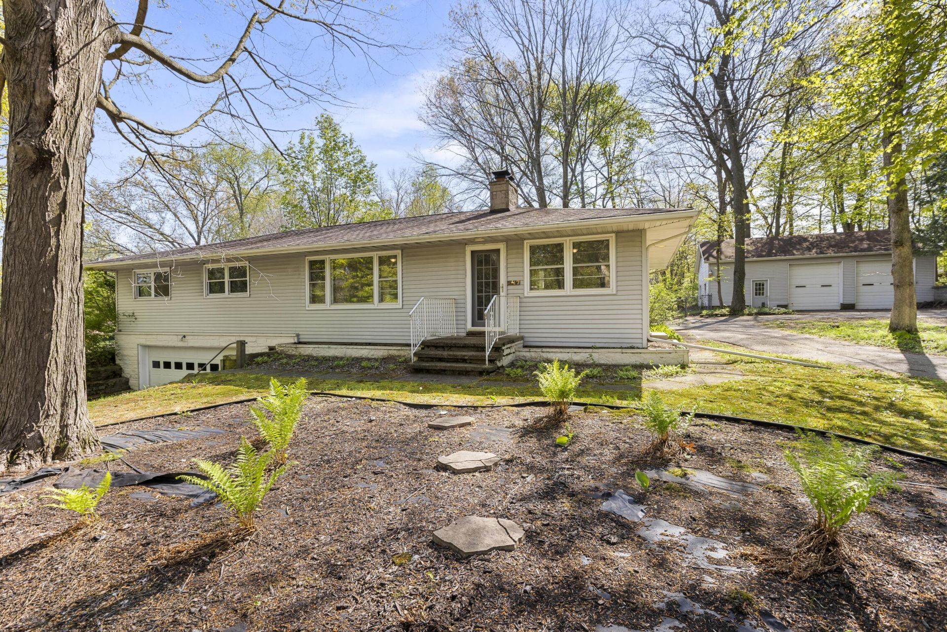 247 Holly Road, Battle Creek, MI 49037 Main Photo