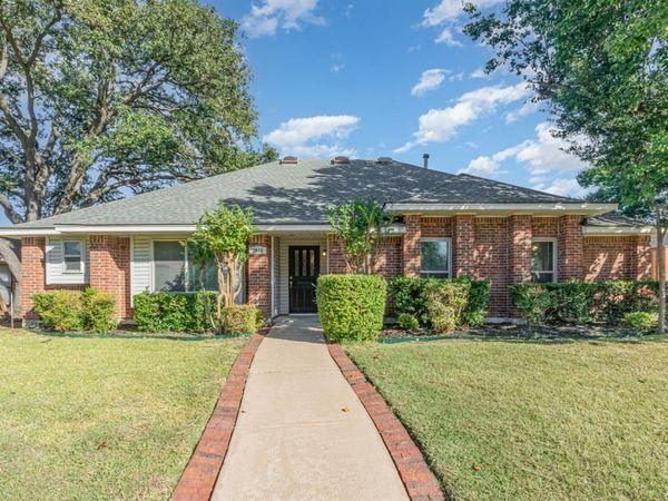 2015 Robin Hill Lane, Carrollton, TX 75007