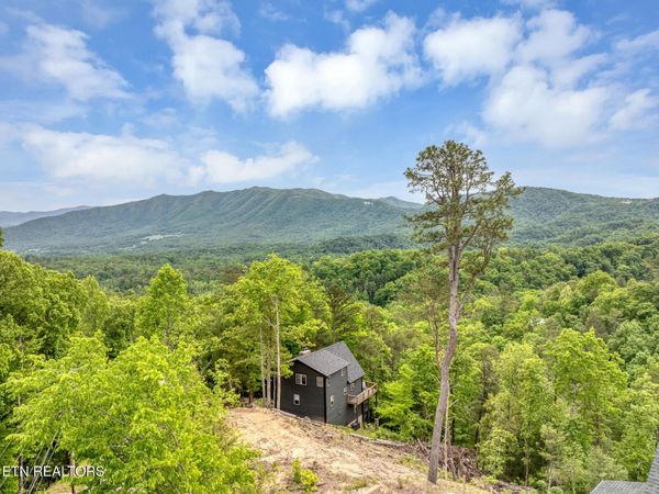 210 Cutter Gap Rd, Townsend, TN 37882