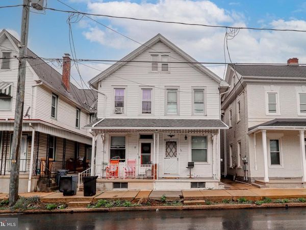 79 E MAIN STREET , NEWMANSTOWN, PA 17073
