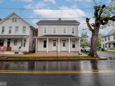 81-83 E MAIN STREET , NEWMANSTOWN, PA 17073