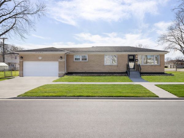 4955 N Delphia Avenue, Norridge, IL 60706