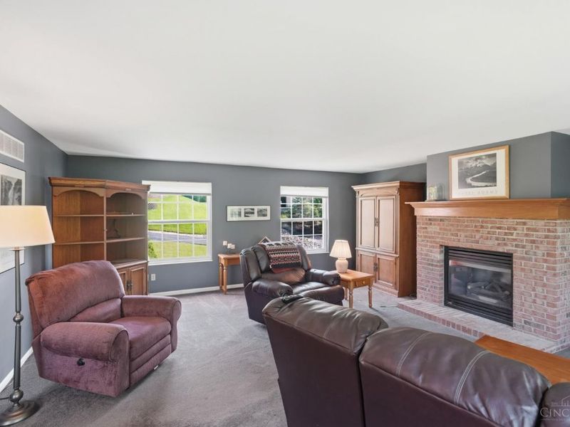 6825 Wesselman Road, Green Township, OH 45248 Photo 4