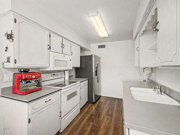 10210 N 97TH Drive, Unit A, Peoria, AZ 85345