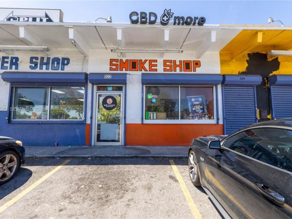 922 NW 36th st , Miami, FL 33127