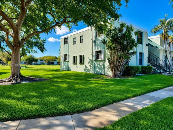 7396 NW 18th St , Unit 101, Margate, FL 33063
