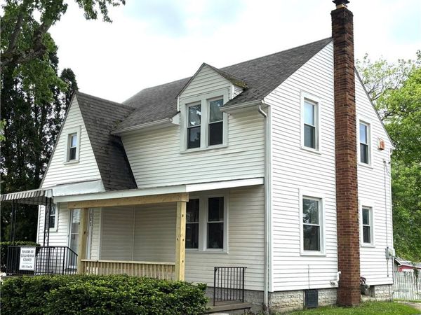 145 S Vine Street , Columbiana, OH 44408