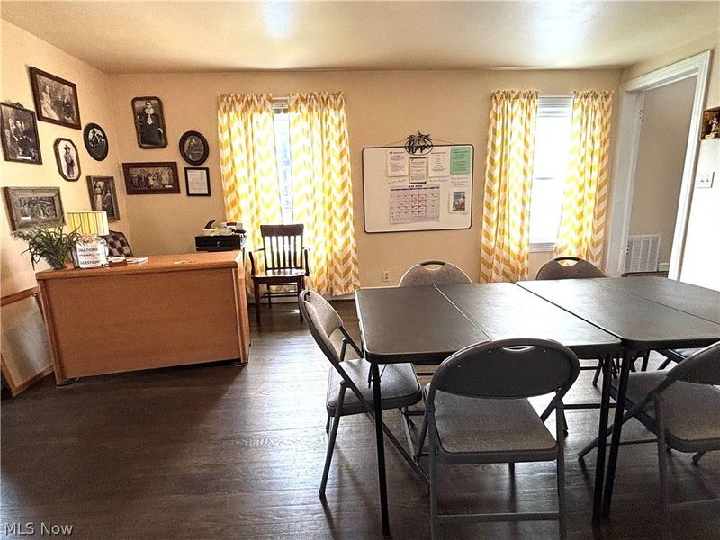 145 S Vine Street, Columbiana, OH 44408 Photo 6