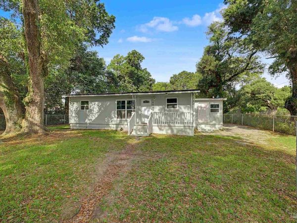 8625 Stockdale Ave, Pensacola, FL 32514